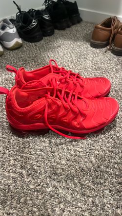 Nike vapor max plus “triple red”