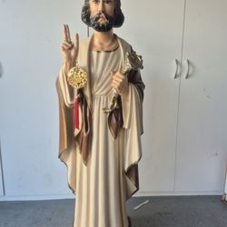 Saint PETER Statue