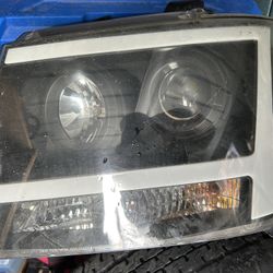 07-12 Chevy Tahoe Headlights 