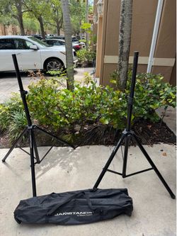 JamStands by Ultimate Support Tripod speaker stands