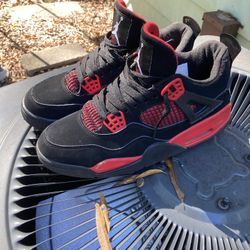 Jordan 4s Red Thunders