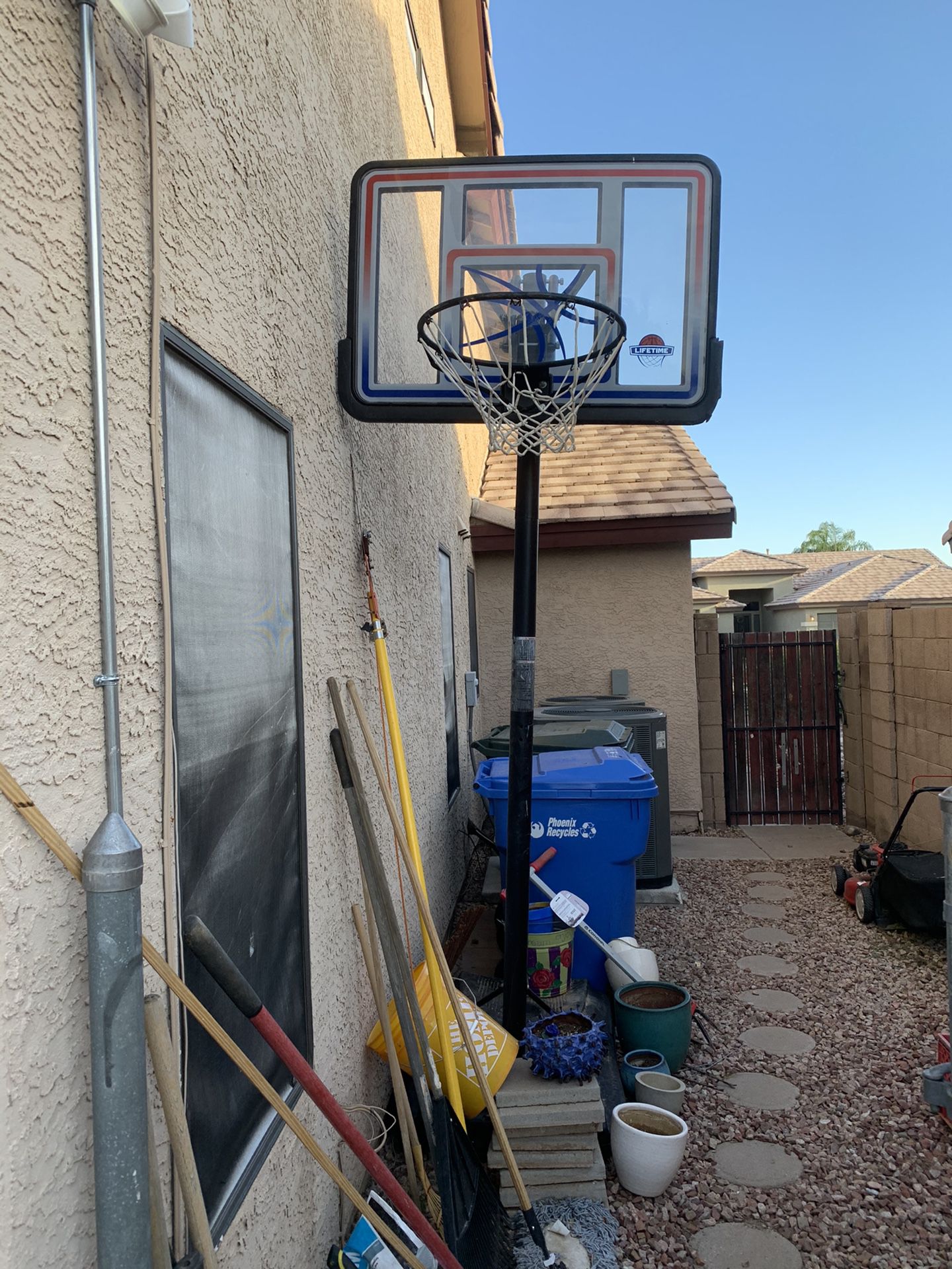 Basketball hoop Lifetime