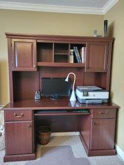 Computer desk