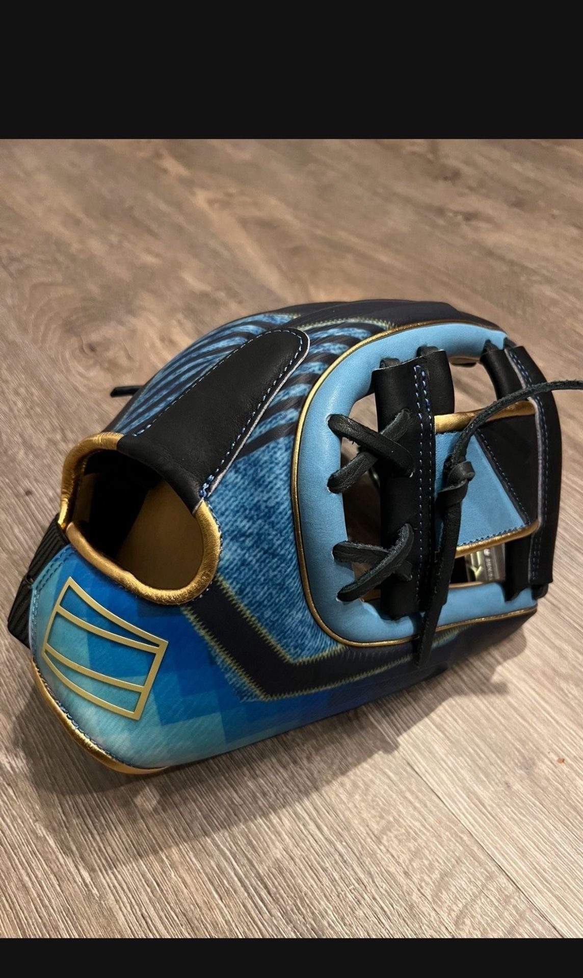 Rawlings Rev1x Baseball Glove