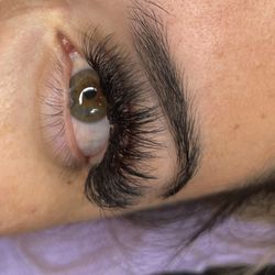 Eyelashes Extensions