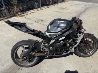 2006 Gsxr 1000 parts!!