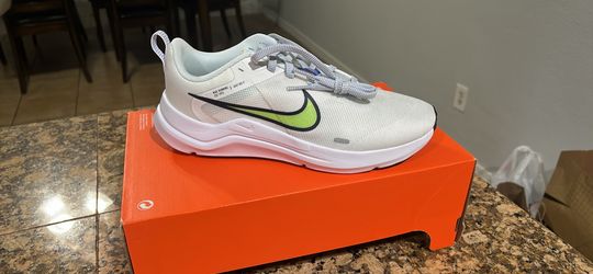 W NIKE DOWNSHIFTER 12 SIZE 8