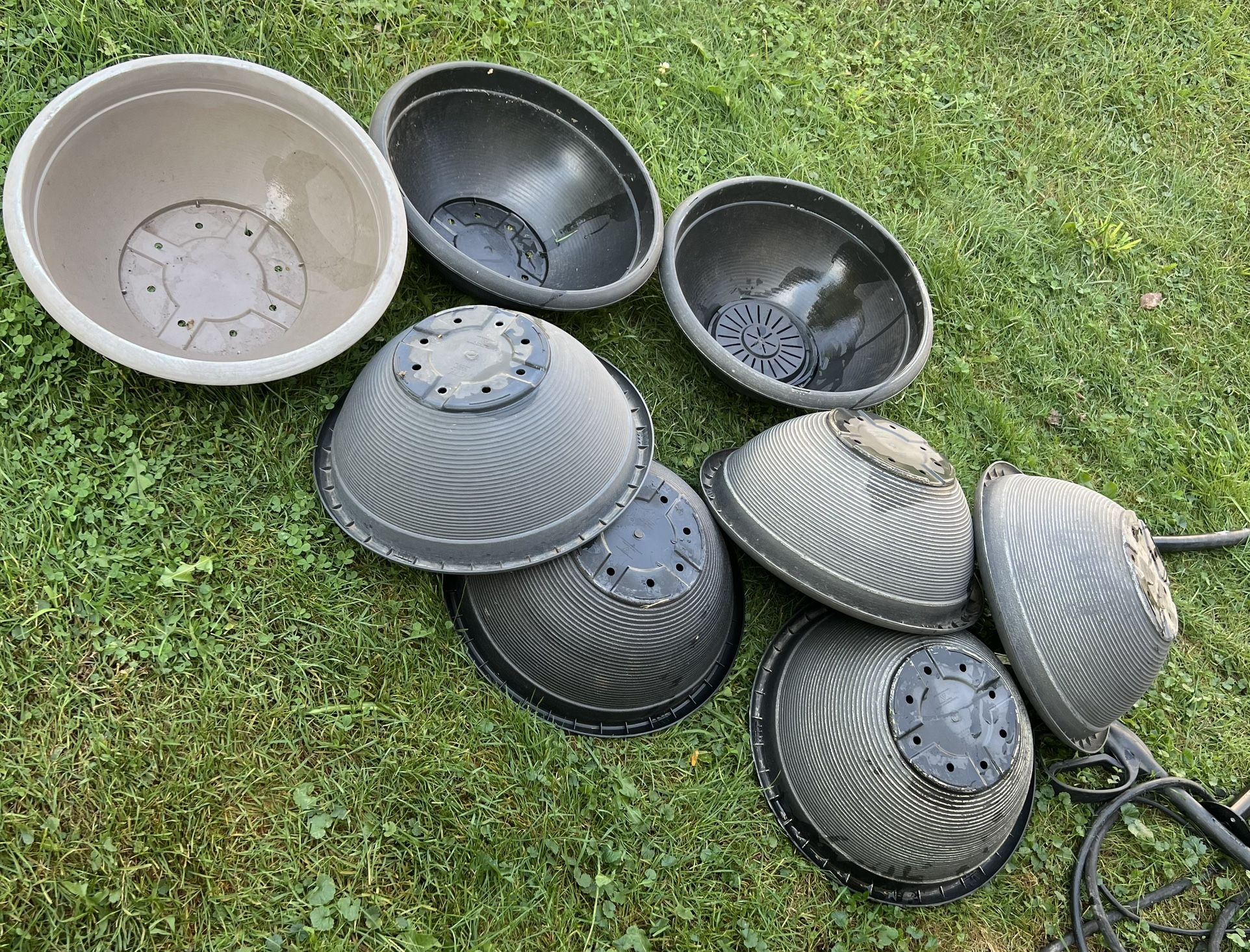 8/Flower Pots $10 each