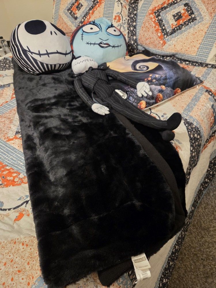 NIGHTMARE BEFORE CHRISTMAS GRIM SALLY / JACK SKELLINGTON 5 PCS. TWIN SIZE BEDDING LOT