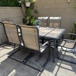Used Table And Chairs 
