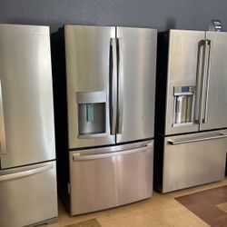 GE Stainless Steel Bottom Freezer Refrigerator With Water And Ice Dispenser‼️
