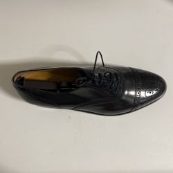 BARKER ENGLISH BLACK LEATHER WING TIP OXFORDS. Size 10