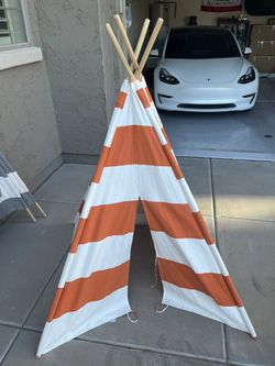Crate & Barrel (Land of Nod) Tepee