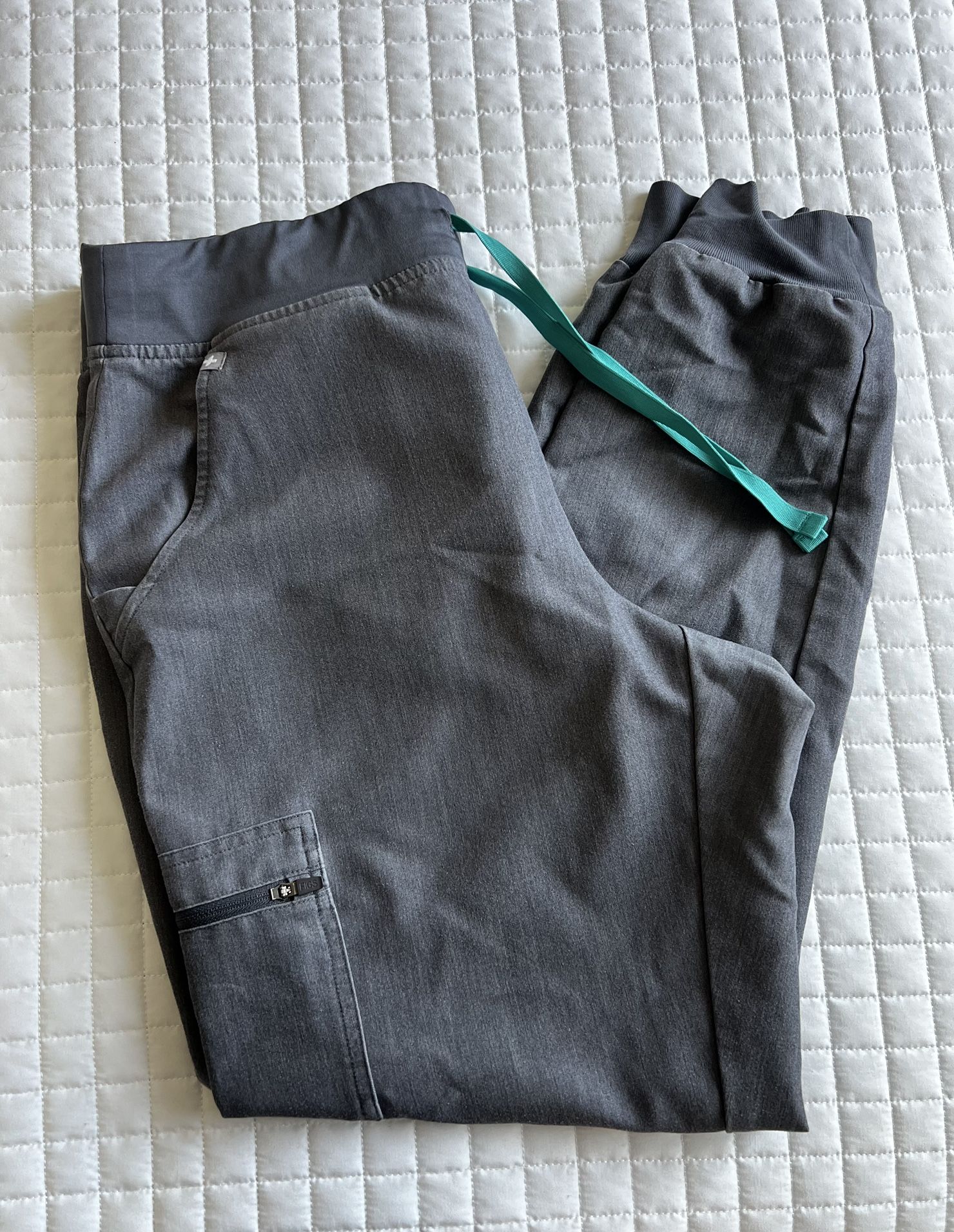 FIGS Scrubs Pants Graphite