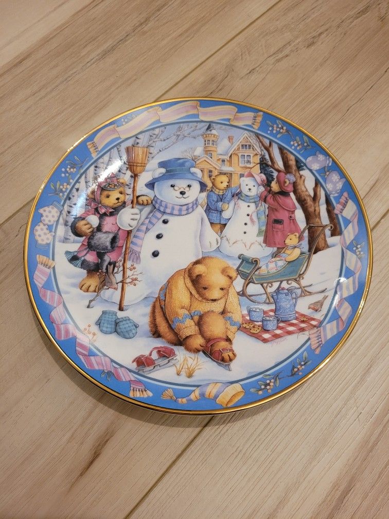 Collectible Plate with Bear Winter Scene 8"