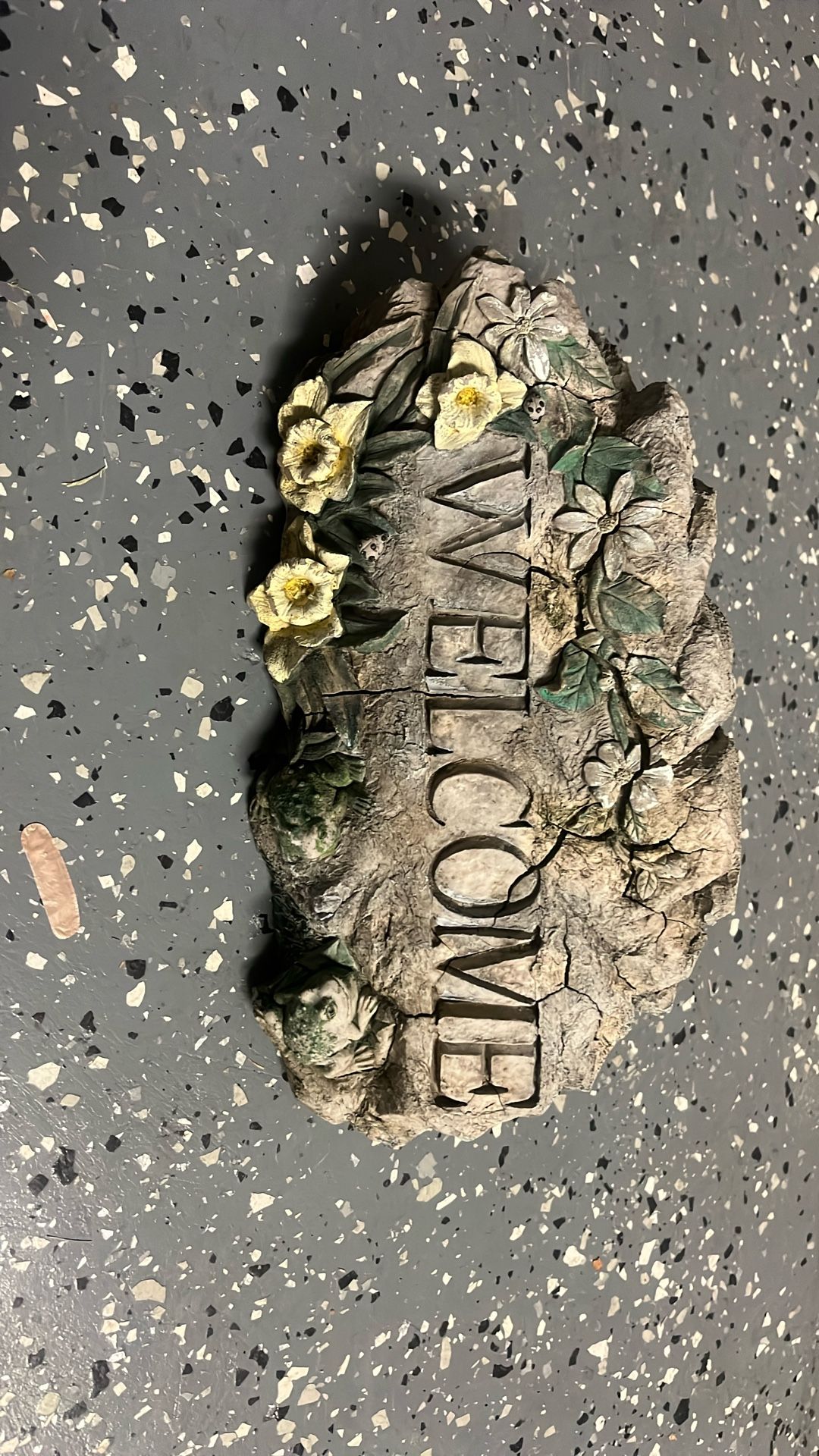 Welcome” Home Garden Rock Decor