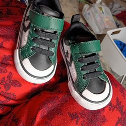 Converse All Star New Walker / Toddlers Sneaker Size 4