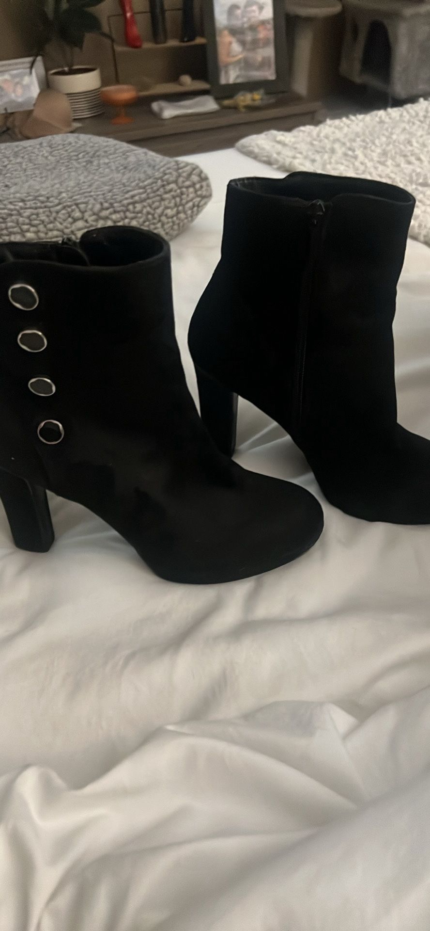 High heel boots