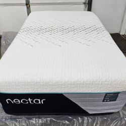 LIKE NEW! Nectar Premier Hybrid Twin Mattress - Delivery Available