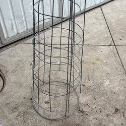 Tom Cages