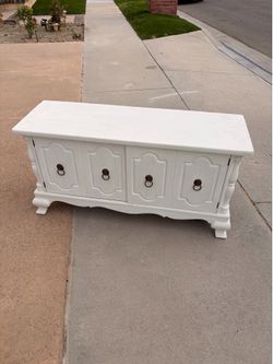 Vintage tv console