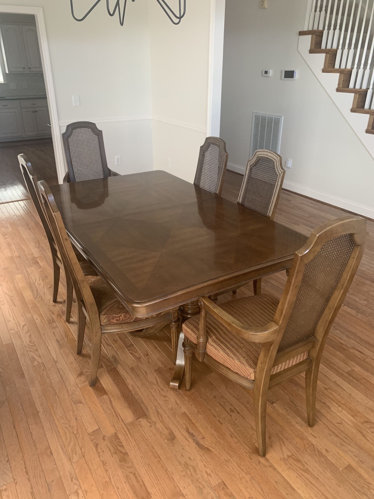 Thomasville Formal Dinning Set Including China Cabinet 