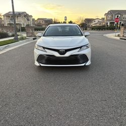 2018 Toyota Camry Hybrid XLE , 1 Owner, Clean Title , Excellent Condition 