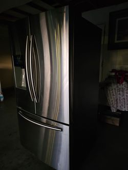 Samsung  french door  work great  pick up Victorville