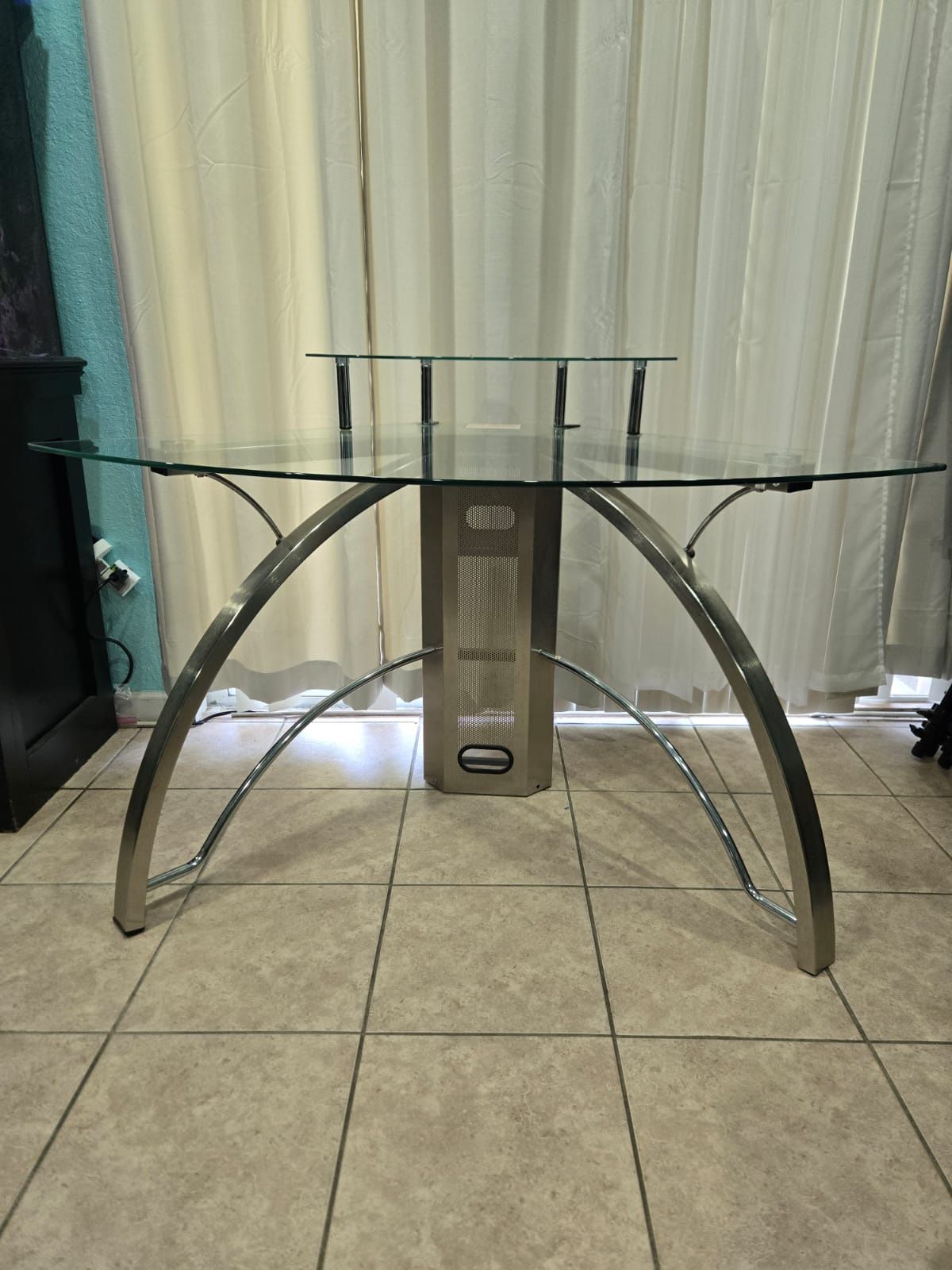 Computer table