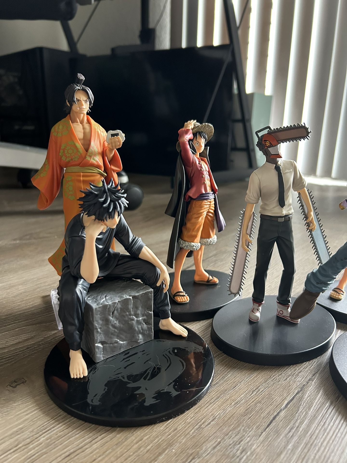 Anime One Piece Chainsaw Man And Others Figurines