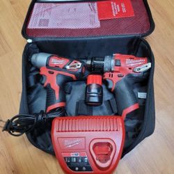 MILWAUKEE 12V SET .. IMPACT HAMMER DRILL BATTERY AND CHARGER W BAG