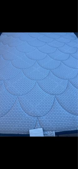 Queen Mattress Serta PerfectSleeper Charlotte Plush Euro Top
