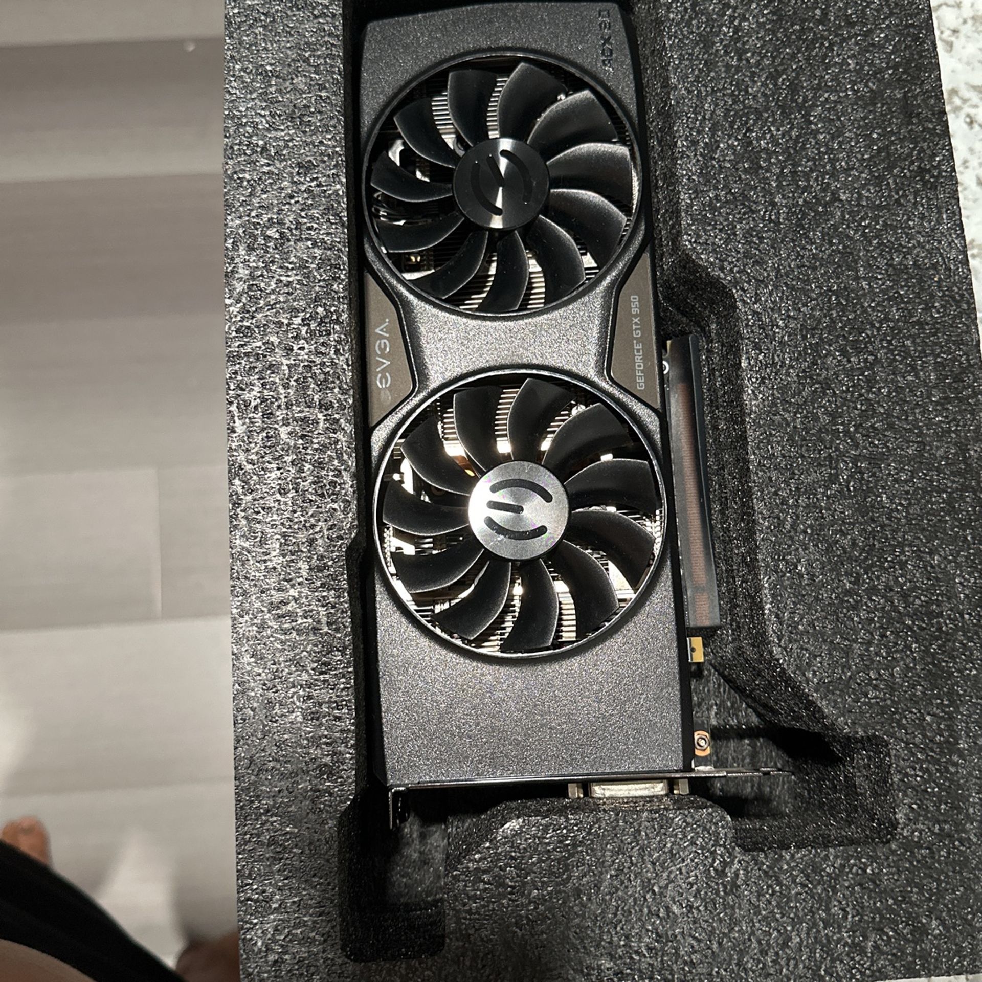 ¡GeForce GTX 950 casi nueva! 🔥 $50o Mejor Oferta 💻