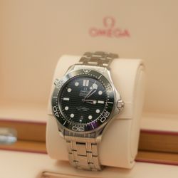 Omega Seamaster Diver 300M – Ref. 210.30.42.20.10.001 (2023, Full Set)