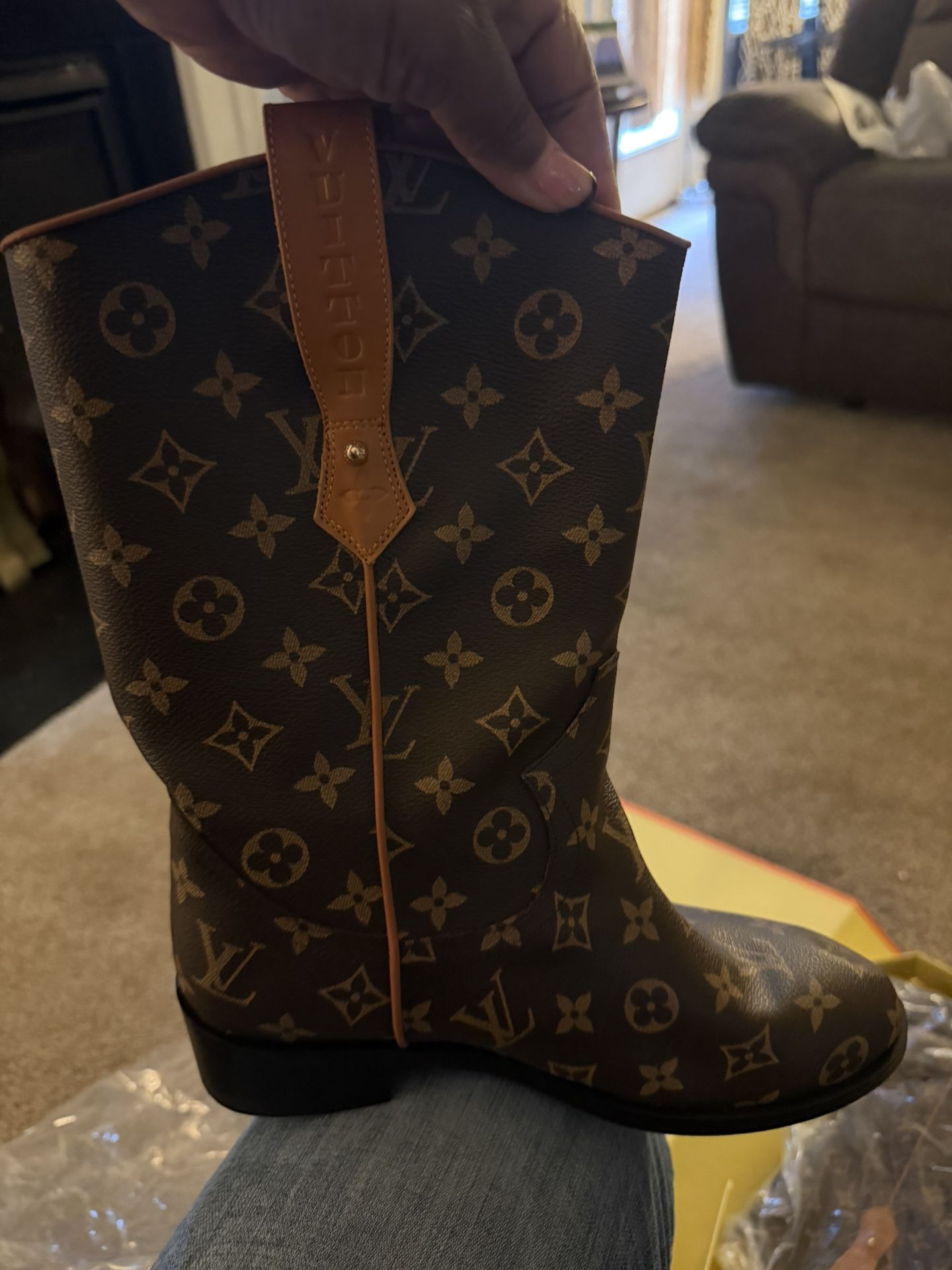 Lv Cowboy Bots 
