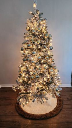 Imitation Christmas Tree With Free Wreaths (2pc)