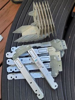 Simpson Strong-Tie Joist Hangers Mixed Lot