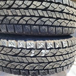 Vendo 2 Llantas Usadas 215 75 15 L T 