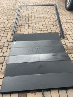 Peragon Tonneau Cover F-150 5.5' Bed - Retractable