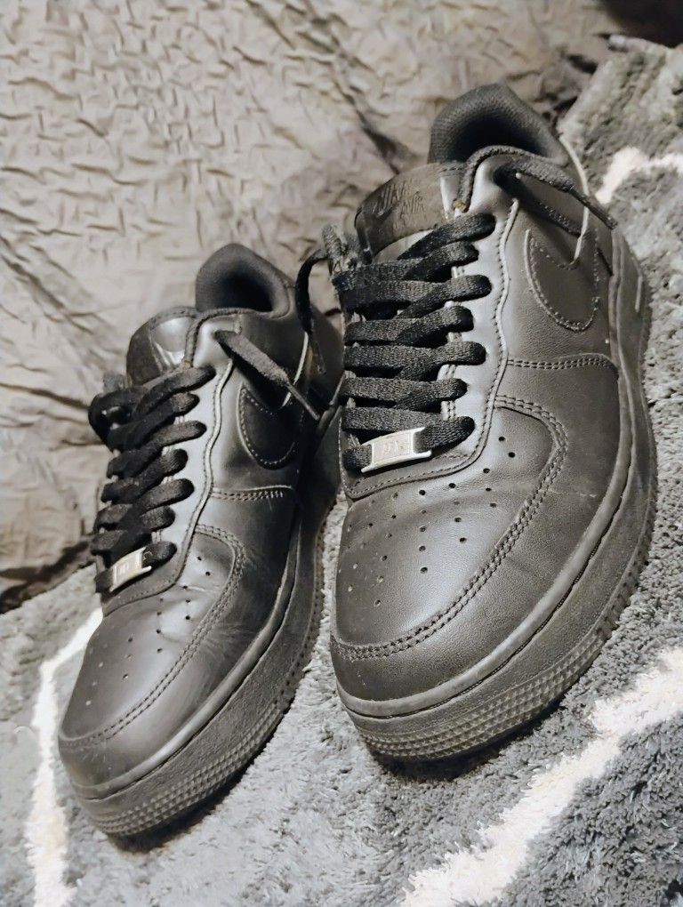 Black Air Force 1s - Size ( 9 ) Men