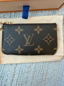 LV key pouch