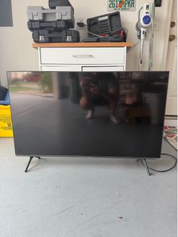 Samsung 43” Crystal UHD 4K Smart TV w/ Remote – Like New