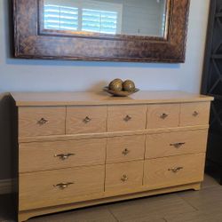 BEAUTIFUL MID- CENTURY MODERN BLONDE DRESSER 