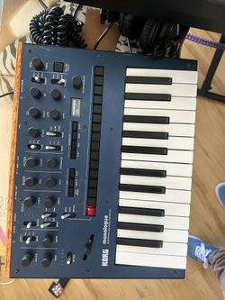Korg monologue Analog Synthesizer