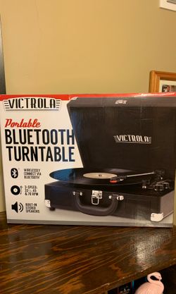 Portable Bluetooth turntable