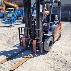 2018 Toyota 5K Gas/LP Warehouse Forklift 