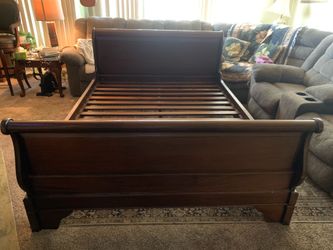 Cherry Sleigh Bed — Queen