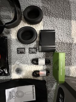 SteelSeries wireless Artic Nova Pros. Almost new