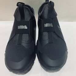 Brand new Nike Flex Runner 2 youth boy or girl size 5 black slip-on athletic shoes 