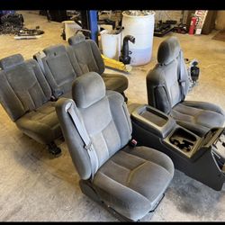 99-07 Chevy Silverado seats & center console